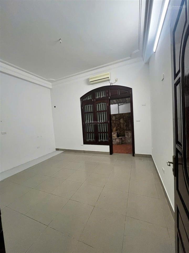 Cho thuê nhà liền kề khu đô thị mới định công 95m*4t, vỉa hè rộng, ô tô đỗ ngày đêm, phù hợp vp, kd