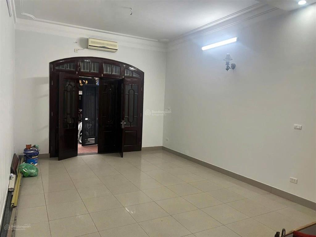 Cho thuê nhà liền kề khu đô thị mới định công 95m*4t, vỉa hè rộng, ô tô đỗ ngày đêm, phù hợp vp, kd
