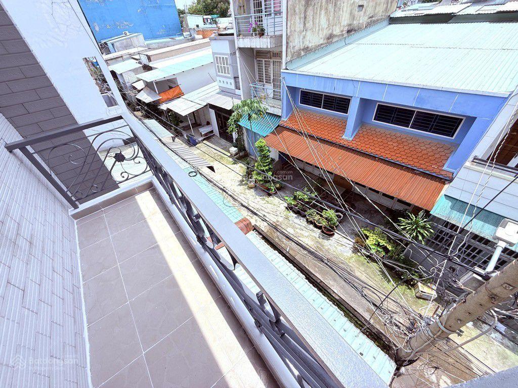 Bán nhà lễ văn khương 56m2, nhỉnh 6 tỷ hẻm xe tải,tặng 1 chỉ vàng 9999, ngà nhà phố xem nhà trực.