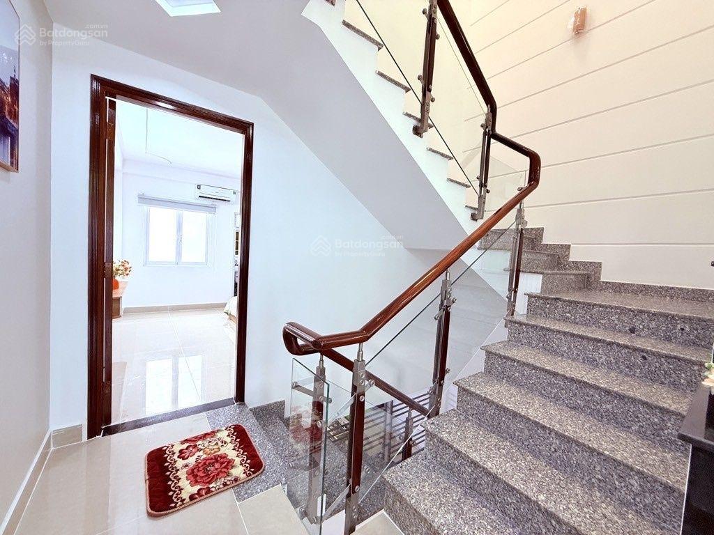 Bán nhà lễ văn khương 56m2, nhỉnh 6 tỷ hẻm xe tải,tặng 1 chỉ vàng 9999, ngà nhà phố xem nhà trực.