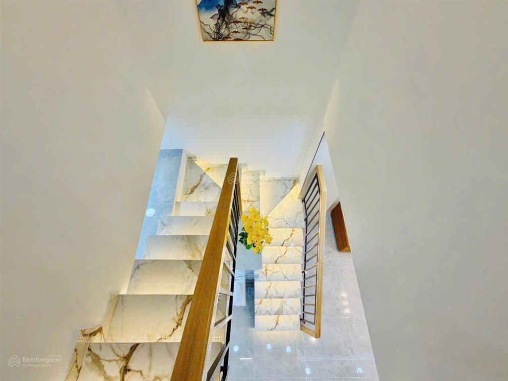 Bán nhà nguyễn thị búp,80 m2, nhỉnh 6 tỷ, hẻm xe hơi. ngà nhà thật q 12.