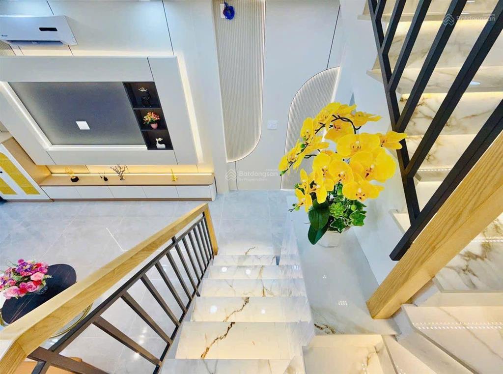 Bán nhà nguyễn thị búp,80 m2, nhỉnh 6 tỷ, hẻm xe hơi. ngà nhà thật q 12.