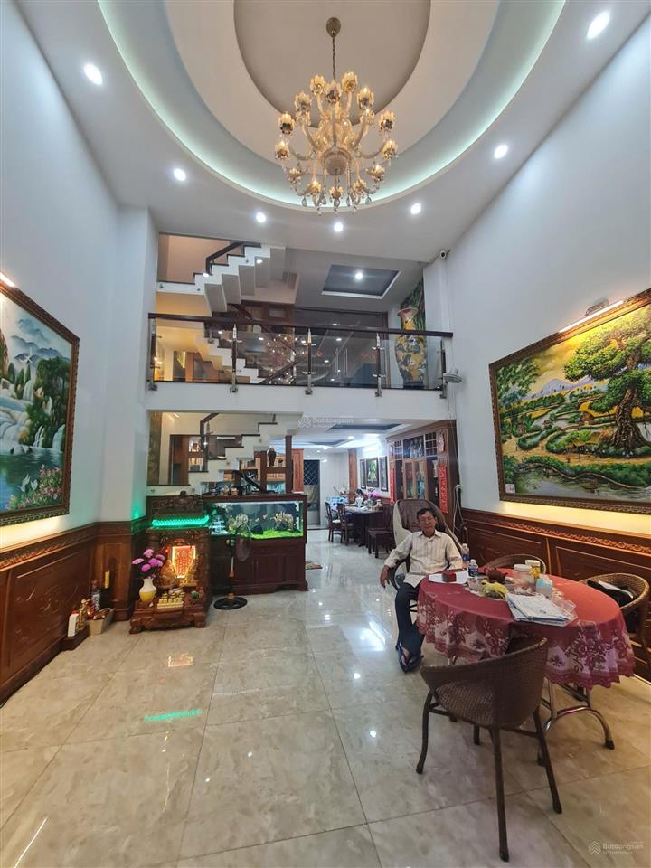 Hơn 6 tỷ, nhà q12, ngang 5x17m siêu hiếm, nhà 5 tầng bề thế, gara 2 oto, nội thất nhập khẩu