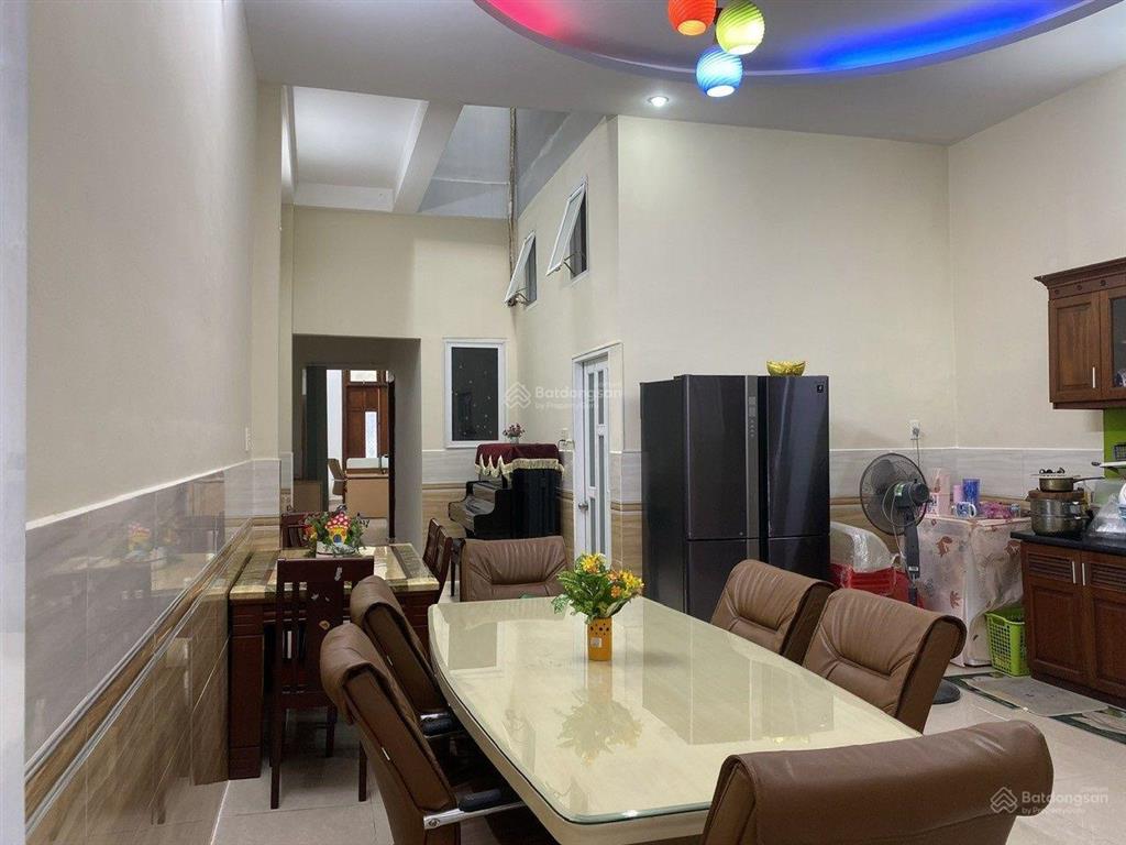 Nhà bà điểm,160 m2, chỉ hơn 8tỷ, hẻm rộng thông thoảng. ngà nhà thật giá thật chính chủ.