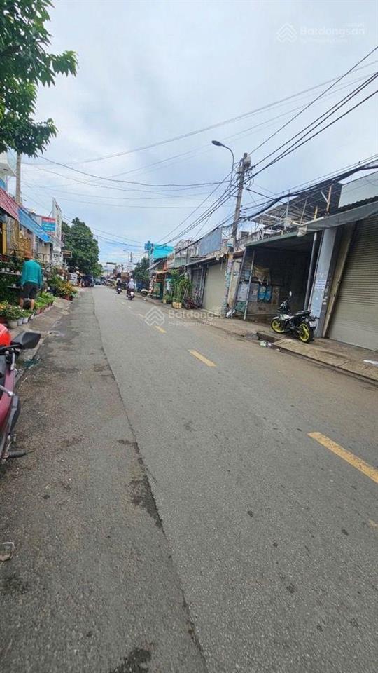 Bán nhà mặt tiền đường nhà vuông 140 m2 bán 10 tỷ, hẻm rộng thông thoảng. ngà nhà thật giá thật