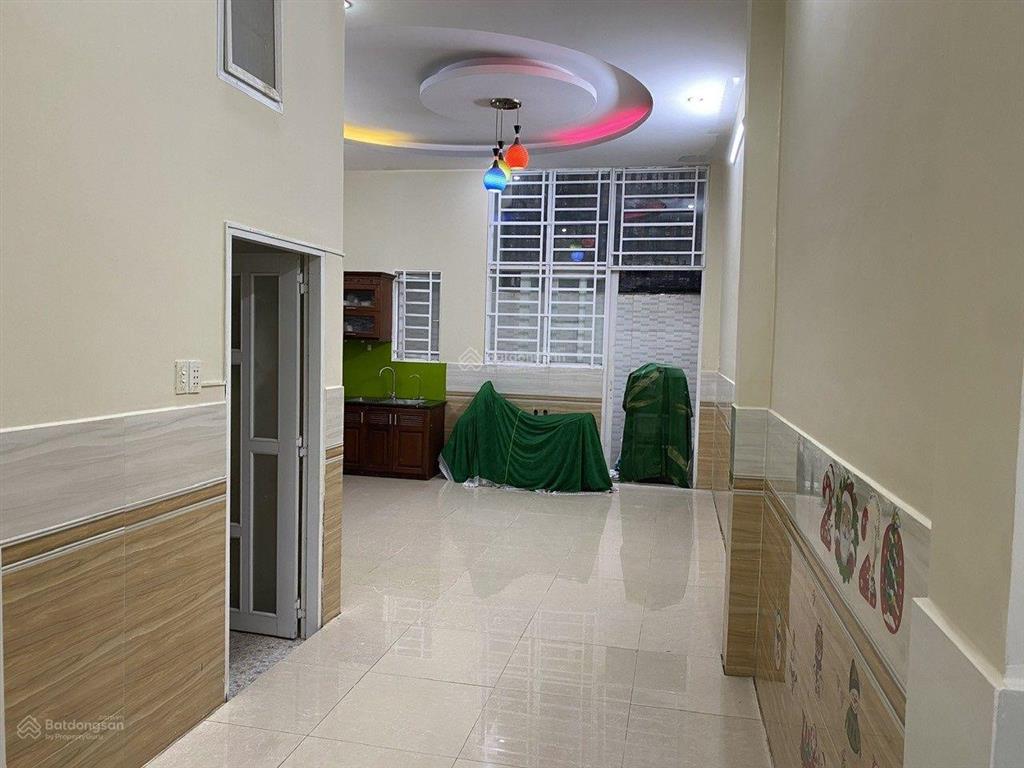 Bán nhà mặt tiền đường nhà vuông 140 m2 bán 10 tỷ, hẻm rộng thông thoảng. ngà nhà thật giá thật