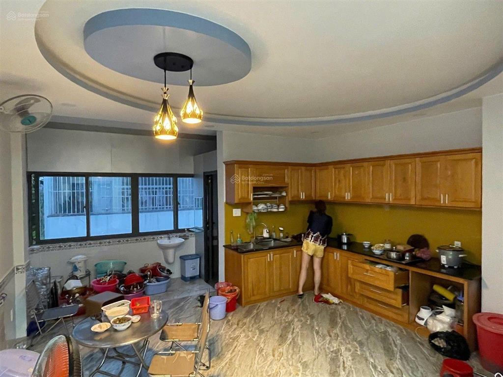 Bán nhà thị trần hóc môn, đường quang trung,48 m2, chỉ 3 tỷ 500.l h ngà nhà thật giá thật.