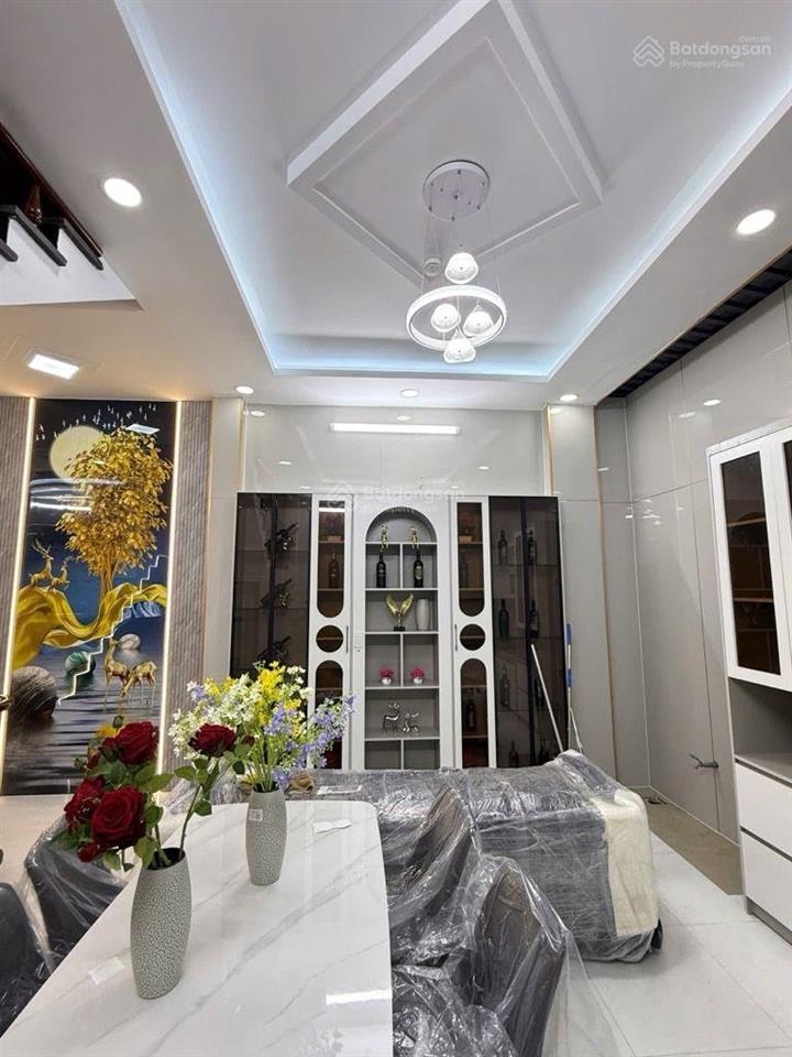 Hot quận 12 nhỉnh 5 tỷ  hẻm 10m  ngang 5m  4 tầng 4pn  sổ hồng riêng
