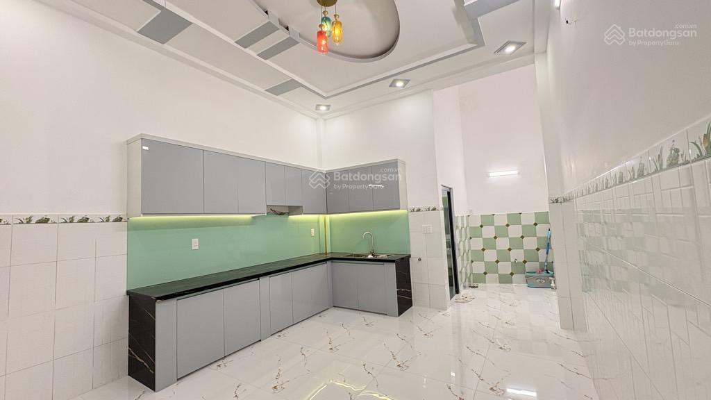 Hơn 5 tỷ  nhà q12 dt 4x17m, hẻm xe hơi 1 xẹc  đường trải nhựa, khu phân lô, xây 4t bề thế