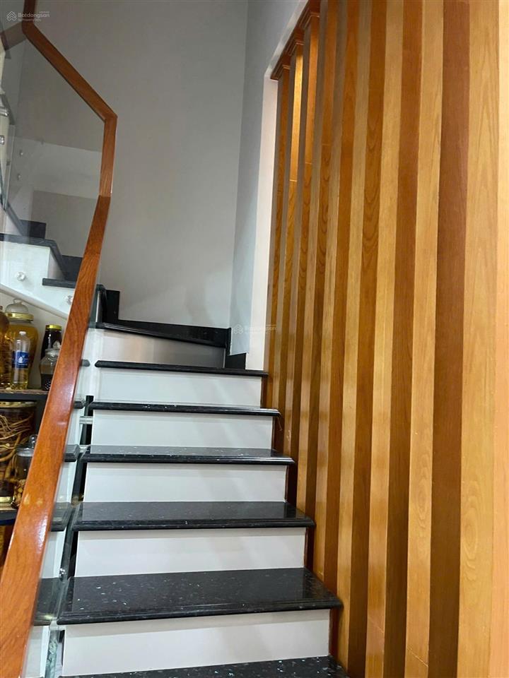 Bán nhà, quận gò vấp ,48 m2 chỉ 4 tỷ 780, hẻm xe hơi thông thoáng  ngà nhà thật sài gòn.