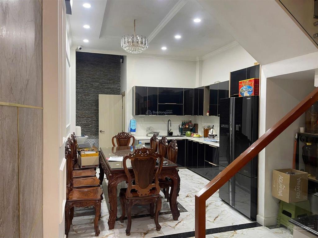 Bán nhà, quận gò vấp ,48 m2 chỉ 4 tỷ 780, hẻm xe hơi thông thoáng  ngà nhà thật sài gòn.