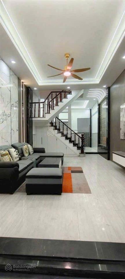 Hẻm xe hơi, 67 m², 4 pn, bán 5 tỷ 1.  ngay ngà nhà thật sài gòn xem nhà trực tiếp.