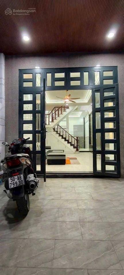 Hẻm xe hơi, 67 m², 4 pn, bán 5 tỷ 1.  ngay ngà nhà thật sài gòn xem nhà trực tiếp.