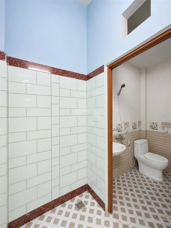 Nhà trung mỹ tây, 52.9m2, 3 tỷ 85 3pn 2wc, hẻm rộng thông thoáng.  ngà nhà thật q12