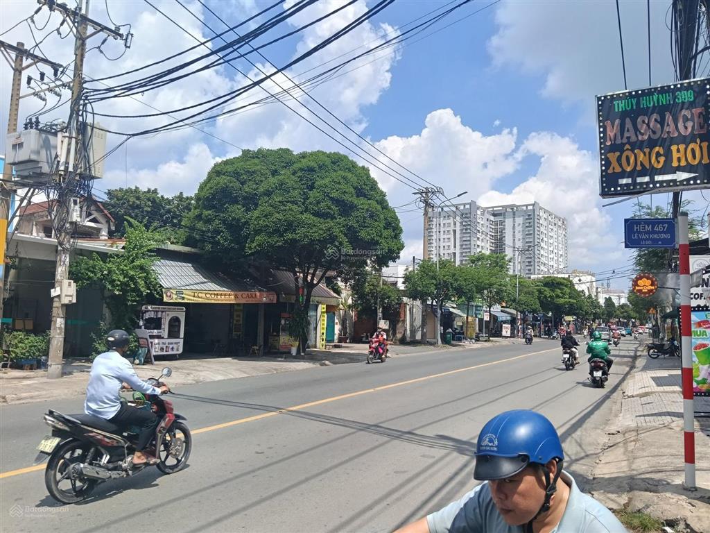 Nhà lê văn khương 80 m2, hẻm xe hơi thông thoáng, cn đủ không lộ giới.  ngà nhà thật sài gòn.