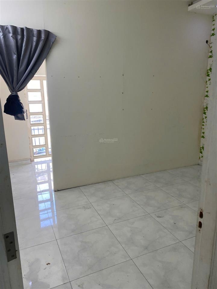 Nhà lê văn khương 80 m2, hẻm xe hơi thông thoáng, cn đủ không lộ giới.  ngà nhà thật sài gòn.