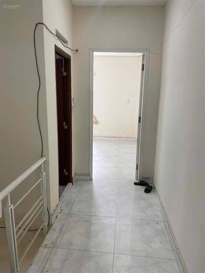 Nhà lê văn khương 80 m2, hẻm xe hơi thông thoáng, cn đủ không lộ giới.  ngà nhà thật sài gòn.