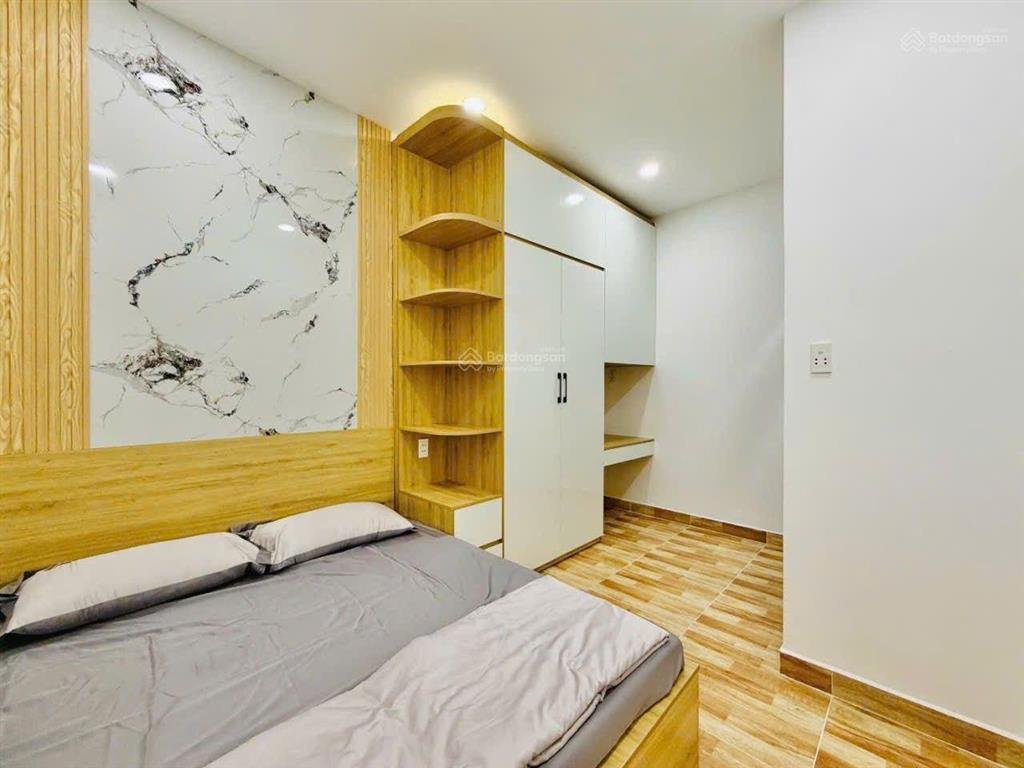 Gần đường nguyễn ảnh thủ, 40 m², chỉ 4 tỷ 4, hẻm xe hơi thông thoáng.  ngà nhà thật xem nhà