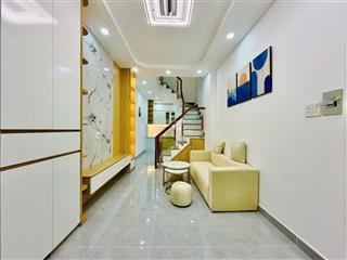 Gần đường nguyễn ảnh thủ, 40 m², chỉ 4 tỷ 4, hẻm xe hơi thông thoáng.  ngà nhà thật xem nhà