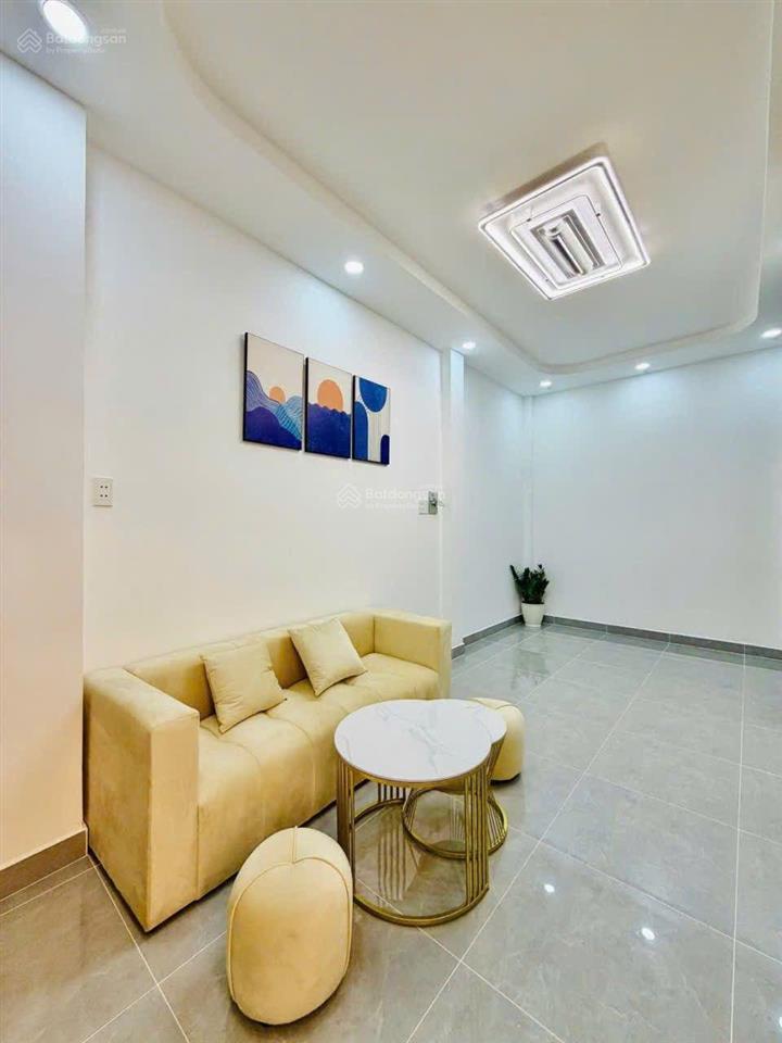 Gần đường nguyễn ảnh thủ, 40 m², chỉ 4 tỷ 4, hẻm xe hơi thông thoáng.  ngà nhà thật xem nhà