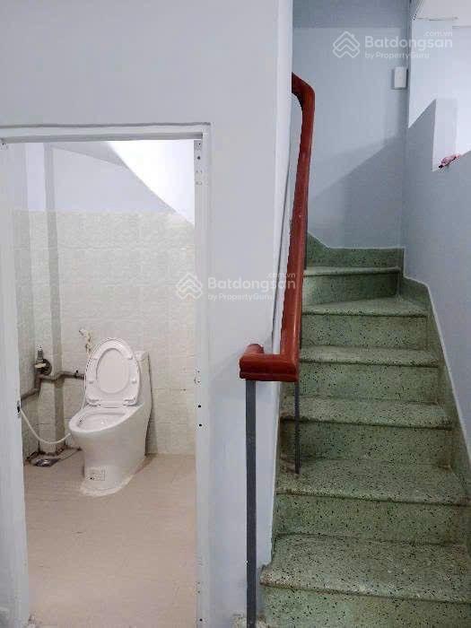 Bán nhà, hà huy giáp q12, 5 tỷ 2, dt 72 m2, hẻm xe một trục.  ngà hỗ trợ xem nhà trực tiếp