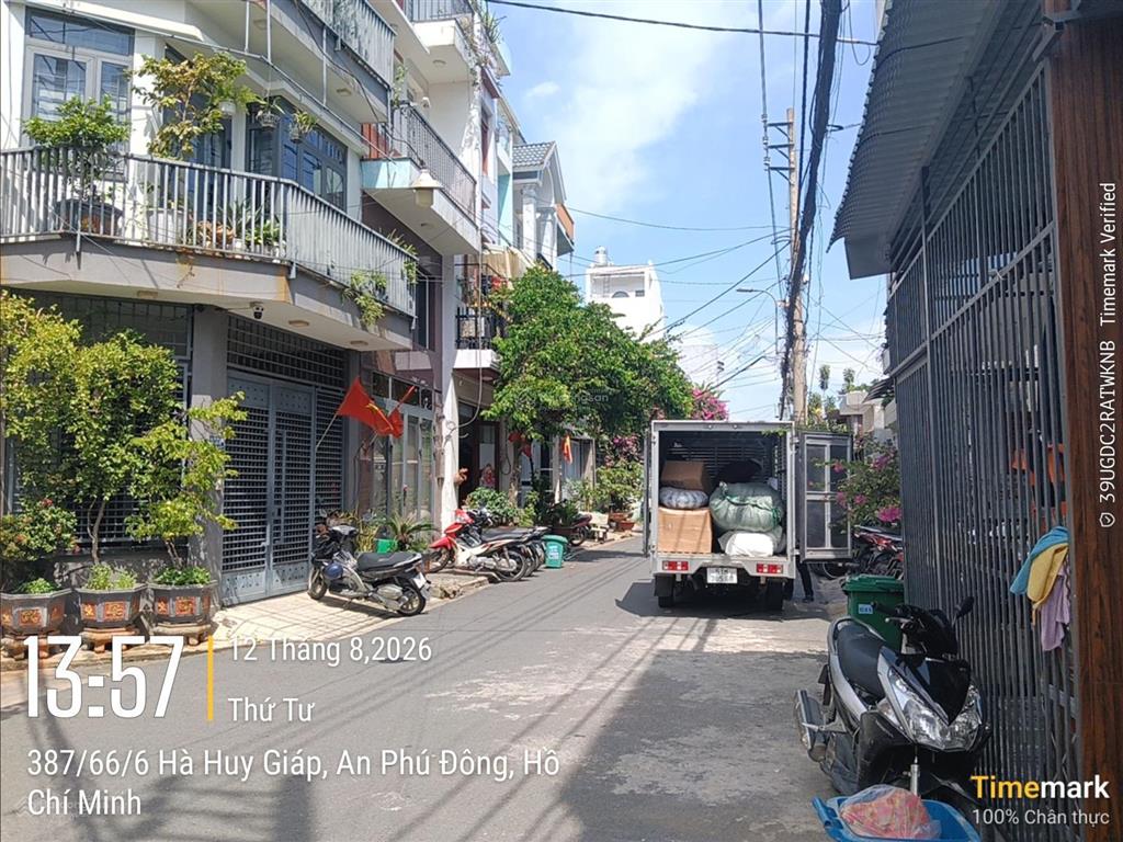 Bán nhà trung mỹ tây, 80 m2, bán 6 tỷ 3, hẻm xe tải thông thoáng.  ngà nhà thật sài gòn.
