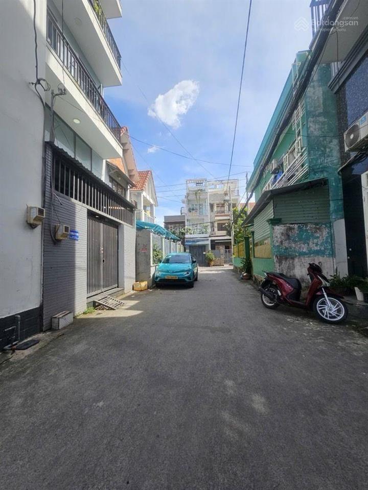 Ngay đường quang trung gò vấp, 70 m2, bán 10 tỷ, hẻm xe hơi thông.  ngà nhà thật sài gòn xem nhá.
