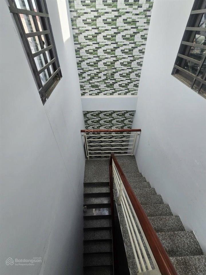 Ngay đường quang trung gò vấp, 70 m2, bán 10 tỷ, hẻm xe hơi thông.  ngà nhà thật sài gòn xem nhá.