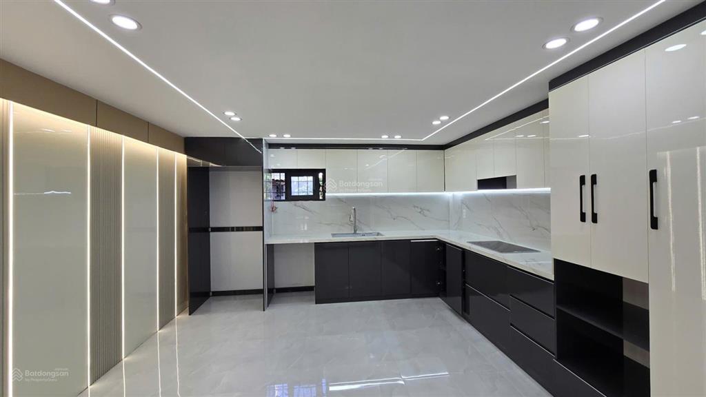 Nhà gò vấp, 122 m2, bán 9 tỷ 8, hẻm xe hơi thông thoáng,  ngà nhà thật sài gòn hỗ trợ xem nhà.
