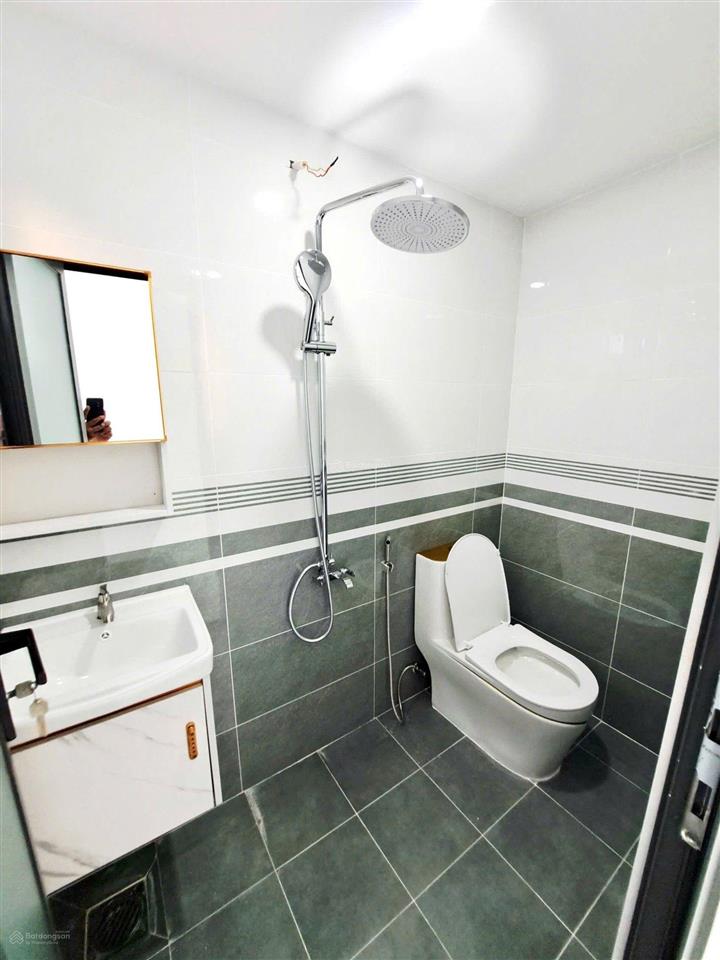 Nhà song hành 90 m2, bán 5 tỷ 2, hẻm xe hơi thông.  ngà nhà thật sài gòn