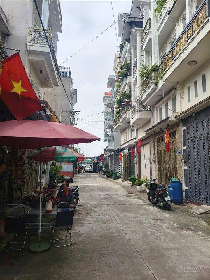 Nhà q 12, 60 m2, hẻm xe hơi 7 m, bán 5 tỷ 2, tl, nhanh mới kịp.  ngà nhà thật sài gòn