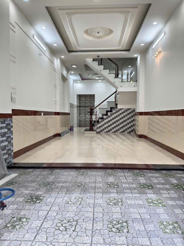 Nhà q 12, 60 m2, hẻm xe hơi 7 m, bán 5 tỷ 2, tl, nhanh mới kịp.  ngà nhà thật sài gòn
