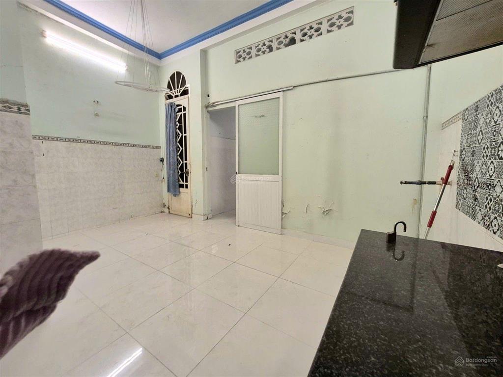Bán nhà quang trung gò vấp, 63 m2 chỉ 6 tỷ 2 hẻm xe hơi,  ngà nhà thật sài gòn hỗ trợ xem nhà.
