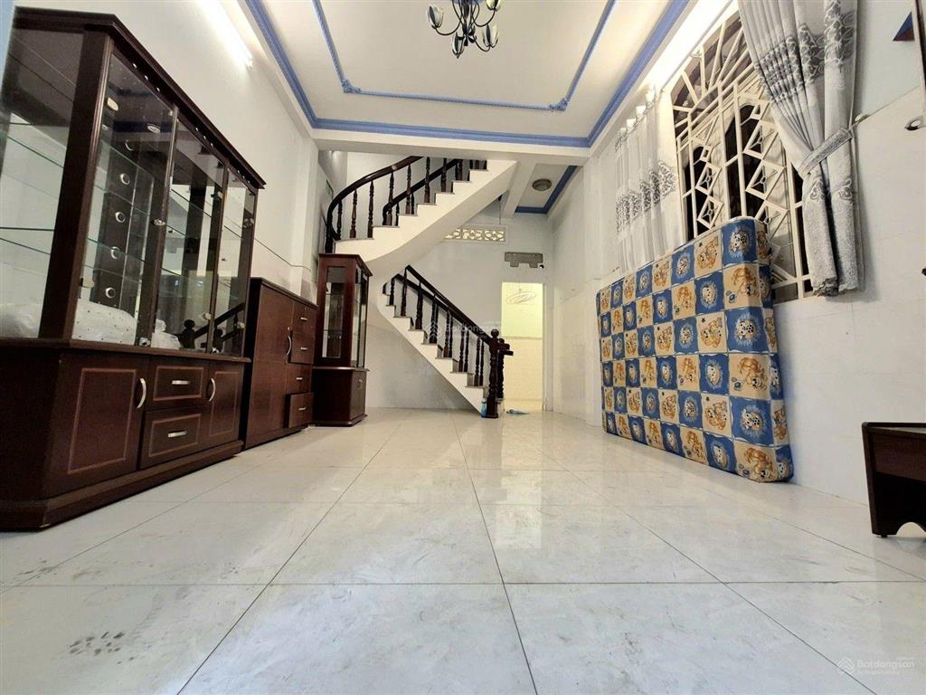 Bán nhà quang trung gò vấp, 63 m2 chỉ 6 tỷ 2 hẻm xe hơi,  ngà nhà thật sài gòn hỗ trợ xem nhà.