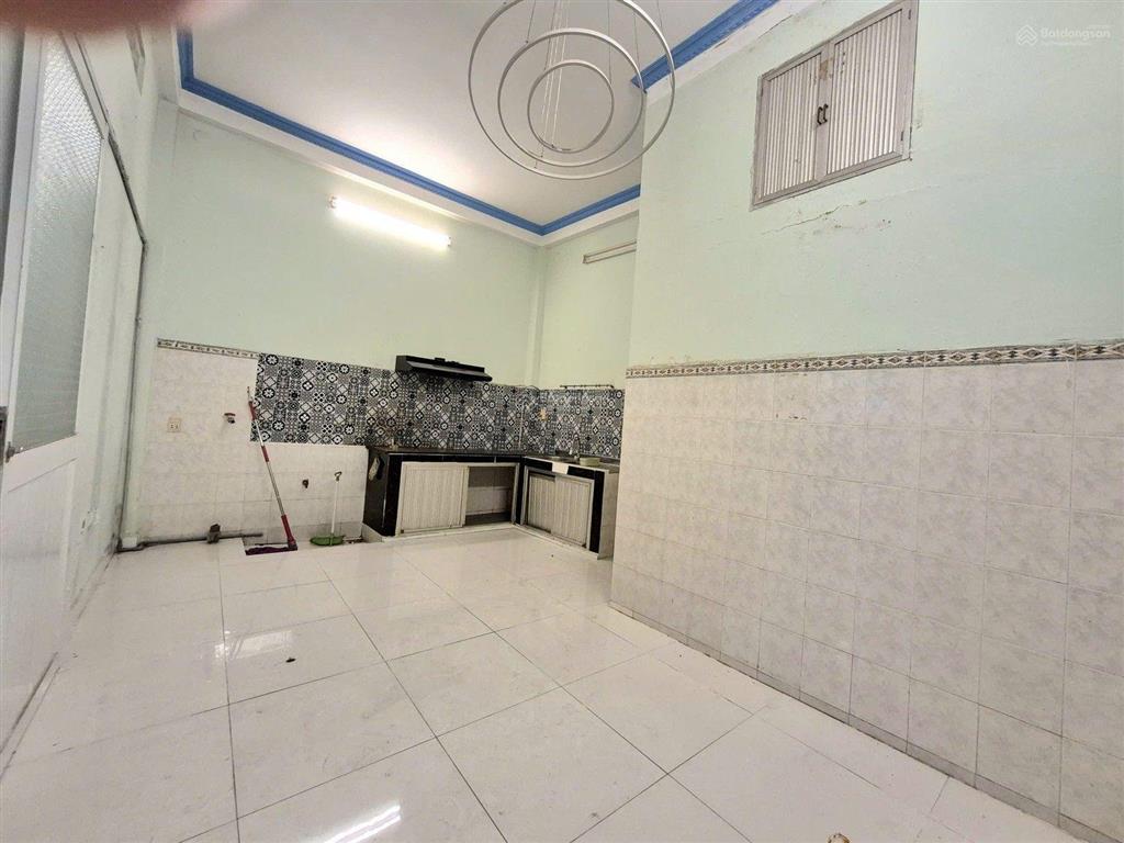 Bán nhà quang trung gò vấp, 63 m2 chỉ 6 tỷ 2 hẻm xe hơi,  ngà nhà thật sài gòn hỗ trợ xem nhà.