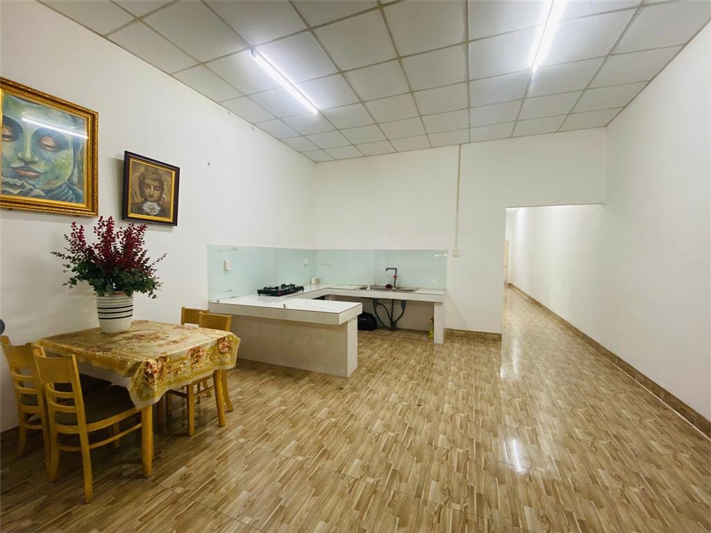 CHÍNH CHỦ BÁN NHANH CĂN NHÀ ĐẸP VỊ TRÍ ĐẮC ĐỊA CHỈ 2,65 tỷ Ở VÀ BUÔN BÁN TỐT TẠI KDC