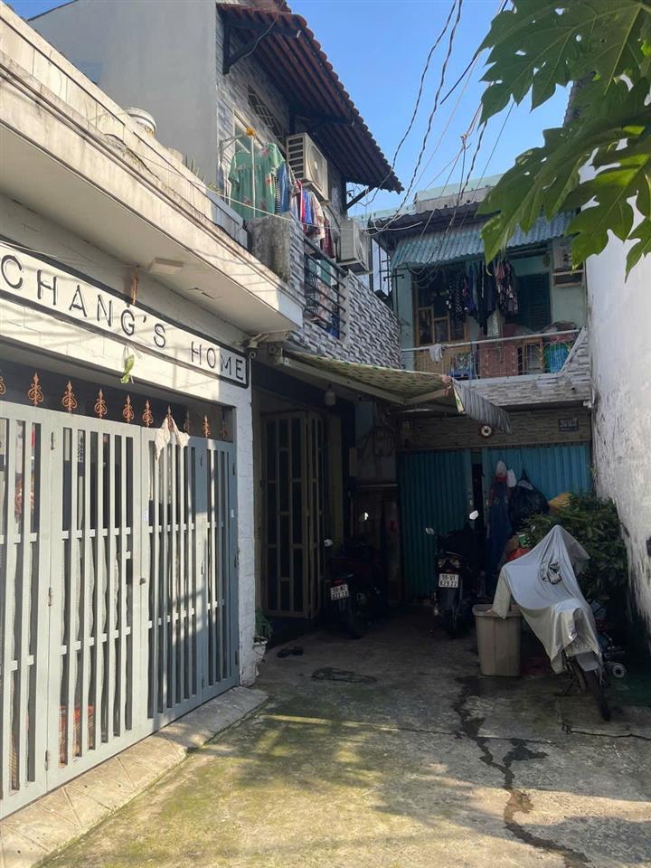 HOT HOT - GIÁ TỐT - Cần Bán Nhà: 1 trệt, 1 lầu , 2 phòng ngủ, 2 wc (sổ hồng chính Chủ)