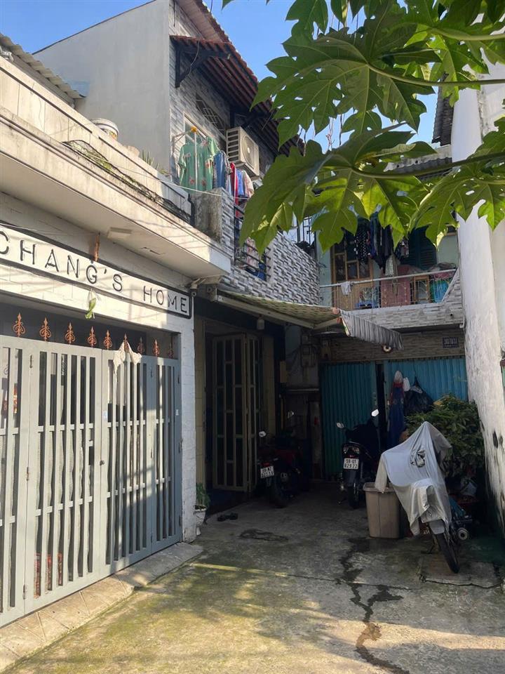 HOT HOT - GIÁ TỐT - Cần Bán Nhà: 1 trệt, 1 lầu , 2 phòng ngủ, 2 wc (sổ hồng chính Chủ)