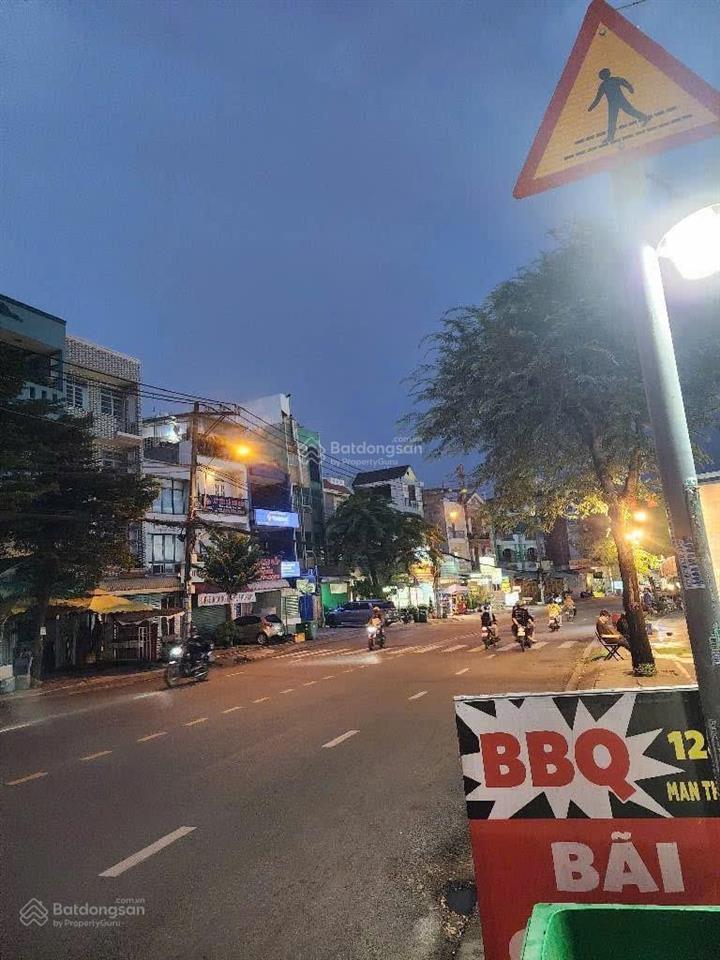 5ty950 nhà c4 1t1l  4pn 4wc 1/ tân hoà 2 tiện ích xung quanh đầy đủ 200m ra xa lộ