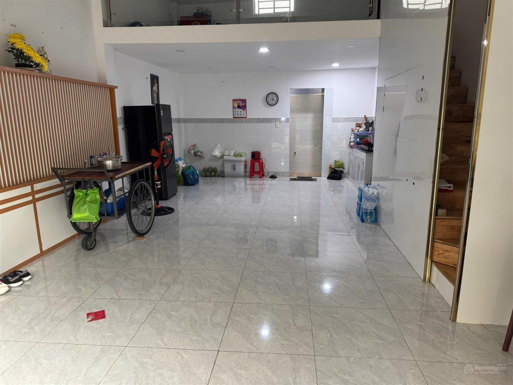 Nhà 1t1lửng mặt tiền kinh doanh ngang 5m nở hậu đang cho thuê 10t /thag giá 7ty6 tl