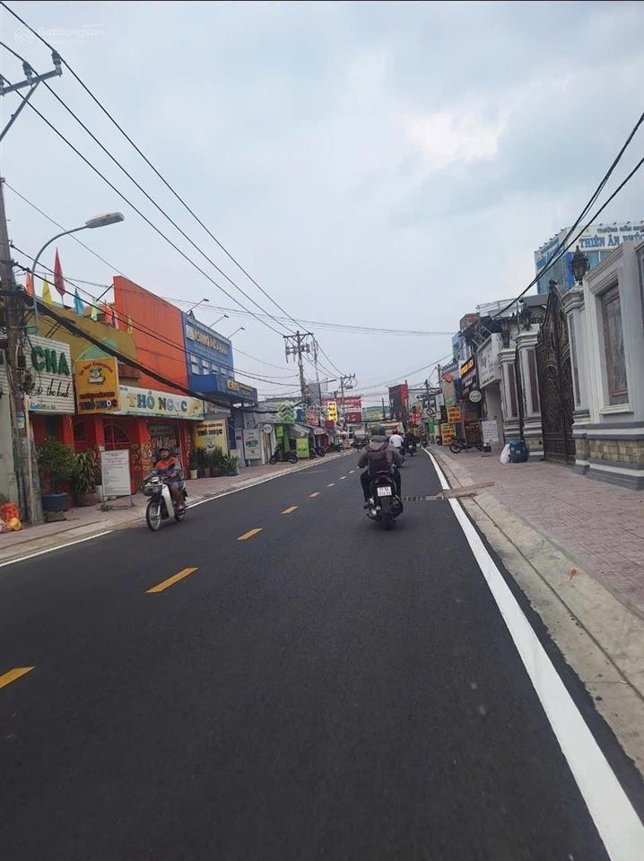 Mặt tiền siêu vip ngay ngã tư thủ đức  105m2  4 tầng  mới vào ở liền  13.99tỷ