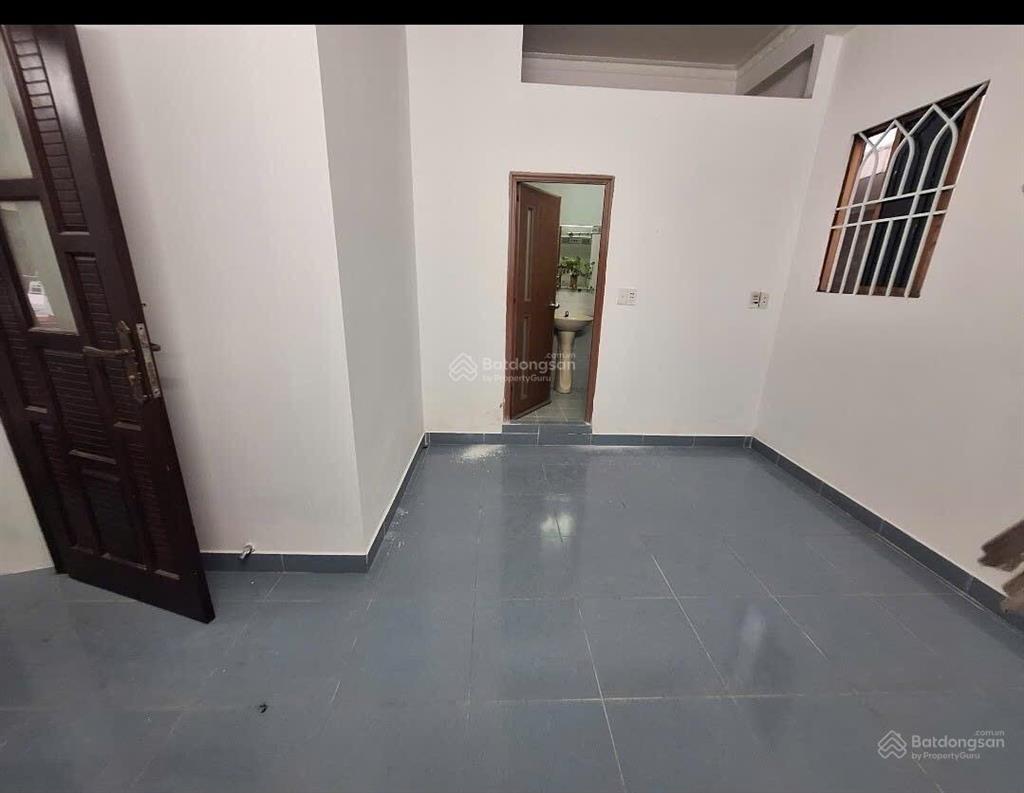 Mặt tiền siêu vip ngay ngã tư thủ đức  105m2  4 tầng  mới vào ở liền  13.99tỷ