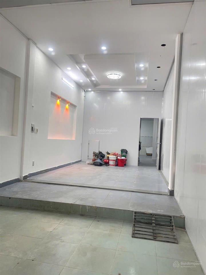Mặt tiền siêu vip ngay ngã tư thủ đức  105m2  4 tầng  mới vào ở liền  13.99tỷ