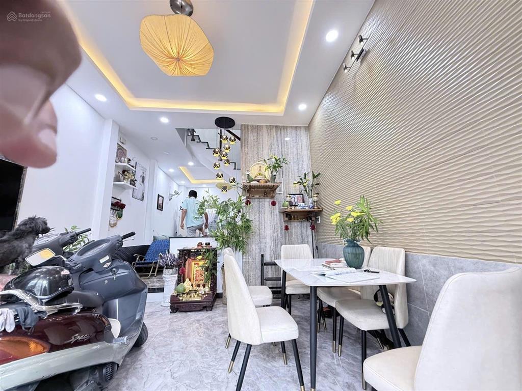 Siêu phẩm 2 tầng hxh mới keng vào ở ngay
đường 160 52 5,2 tỷ tăng nhơn phú a thủ đức
