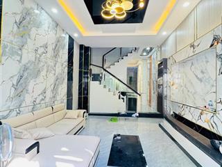 Hẻm thông 2 xe hơi né nhau. hẻm 7m thông 5 phòng ngủ, 1 phòng giặt phơi 5 wc.