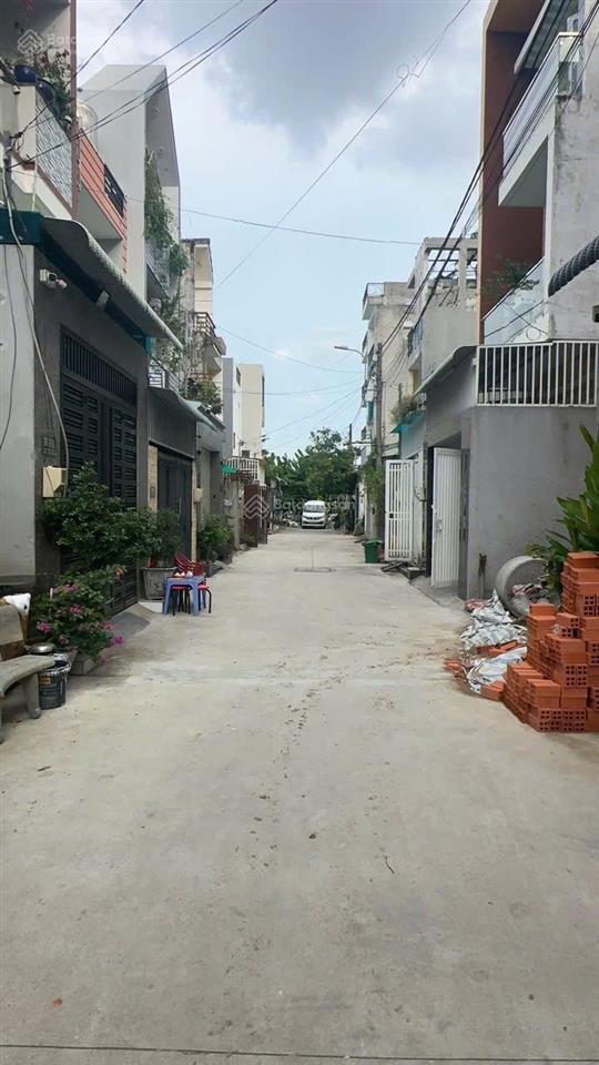 Bán nhà mới  bưng ông thoàn, phú hữu 4pn 3wc giá 6.8 tỷ