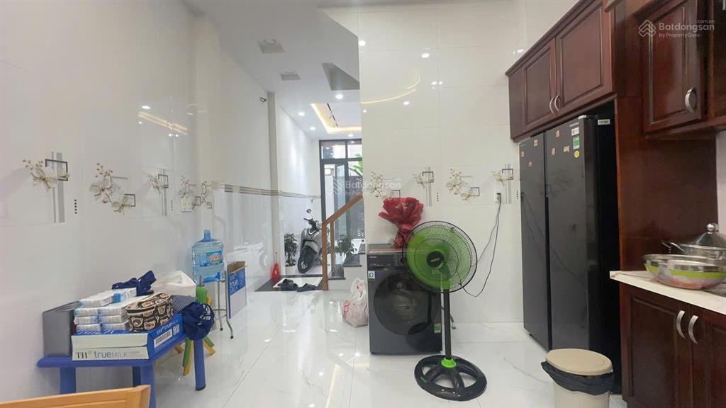Bán nhà mới  bưng ông thoàn, phú hữu 4pn 3wc giá 6.8 tỷ