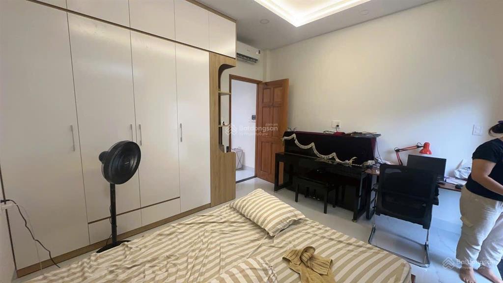 Bán nhà mới  bưng ông thoàn, phú hữu 4pn 3wc giá 6.8 tỷ
