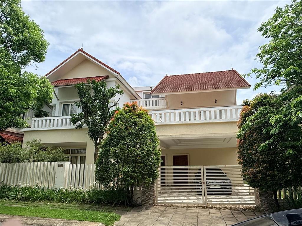 Bán gấp căn biệt thự đơn lập mặt suối 550m2 với mặt tiền 26m đẹp tại dự án xanh villas