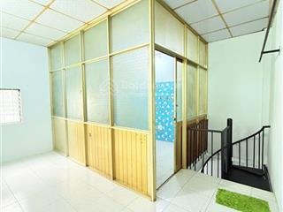 Bán gấp  sổ hồng riêng  2 tầng  2,7 tỷ  ngay chợ phạm văn hai  tân bình  ra sân bay 5 phút